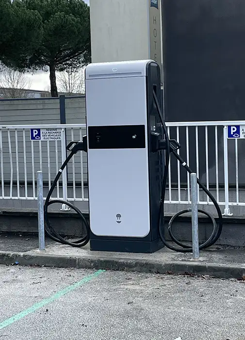 électricien IRVE certifié niveau 3 pour l'installation de borne de recharge rapide à Bordeaux et la Gironde, Ma Borne Elec Irve Solutions