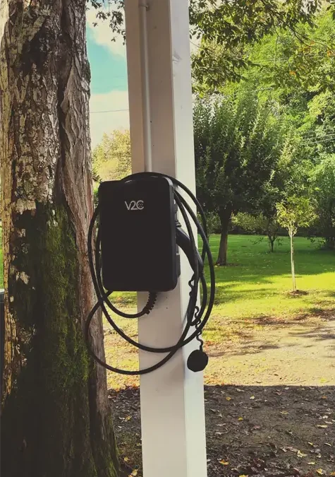 Installation borne de recharge électrique V2C Trydan à Mérignac (33700)