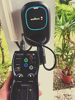 installation borne recharge Wallbox avec installateur agréé à Bordeaux et la Gironde de Ma Borne Elec Irve Solutions