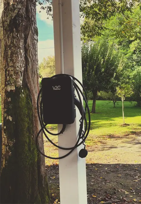 installation borne de recharge électrique marque V2C Trydan 7,4 kw à Bordeaux, gironde 33