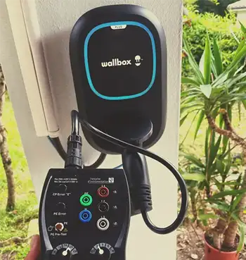 installation borne recharge Wallbox avec installateur agréé à Bordeaux et la Gironde de Ma Borne Elec Irve Solutions