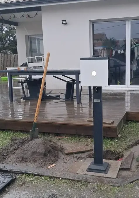 exemple chantier installation à Bordeaux Ma Borne Elec en borne de recharge à domicile de la marque Smappee Ev wall