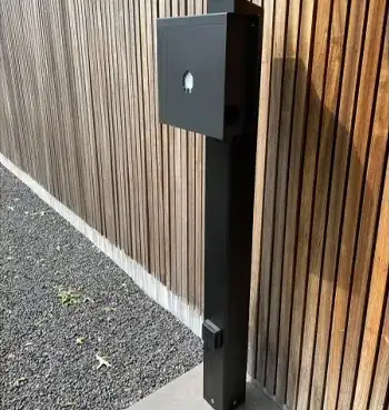 installation borne recharge Wallbox avec installateur agréé à Bordeaux et la Gironde de Ma Borne Elec Irve Solutions